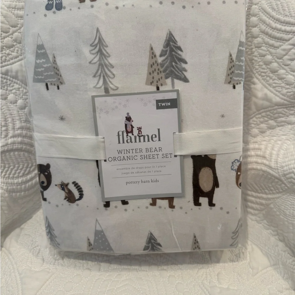 NWT Pottery Barn Kids Twin Size Organic Winter Bear Sheet Set